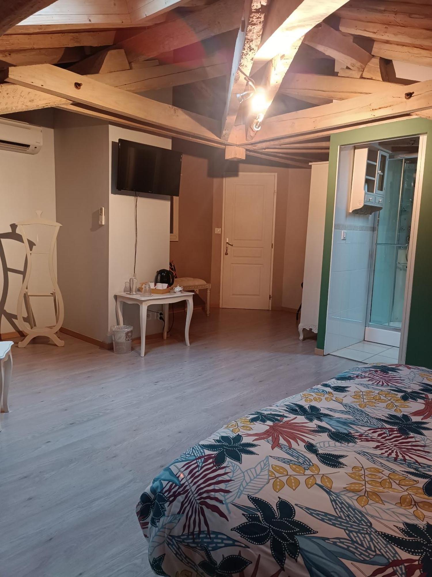 Le Jardin Des Cedres Hotel Lavaur  Room photo